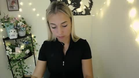 Snapshot of vanessa_joy_ chatting on 07-08-26, 11:58 Vanessa online show from 07-08-26, 11:58
