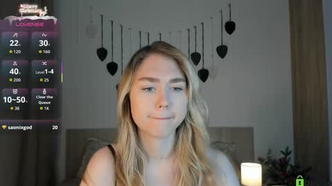 Snapshot of vanessa_maes chatting on 12-17-25, 12:49 Vanessa Maes online show from 12-17-25, 12:49