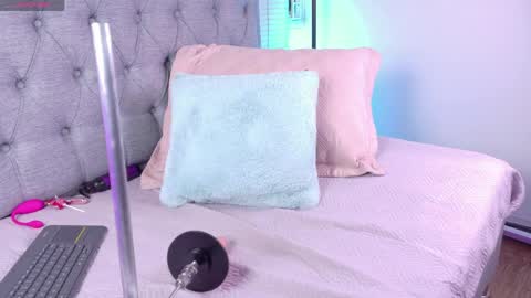 vanessa_mejiia online show from 04-01-26, 02:56