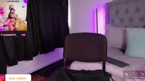 vanessa_mejiia online show from 04-28-26, 04:12