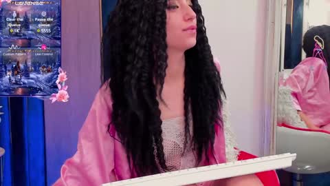 Vanessa Diamond online show from 12-30-24, 07:04