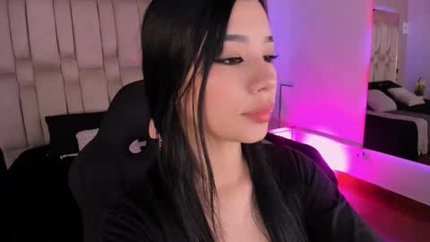 vanessaduval online show from 11-13-25, 04:00