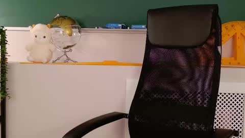 Snapshot of vanessafields chatting on 10-28-25, 03:25 Vanessa online show from 10-28-25, 03:25