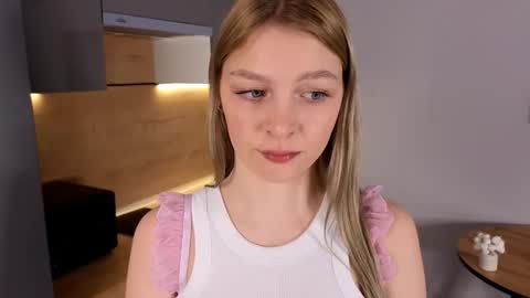 Christie online show from 03-04-26, 06:19