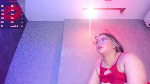 Vanessa online show from 10-04-25, 01:47