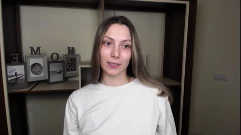 Snapshot of vanessakim_ chatting on 03-01-26, 06:32 Vanessa online show from 03-01-26, 06:32