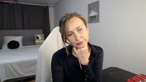 Vanessa  online show from 05-03-26, 04:46