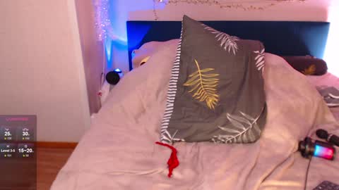 Vanessa follow me -  I will answer you there at any time online show from 02-07-25, 08:44