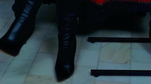 Miss Vanessa online show from 03-10-25, 01:10