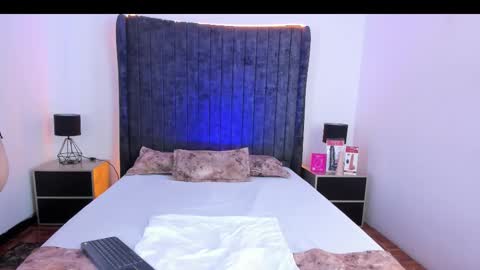 Vanessa Sexy Paris online show from 11-15-25, 09:32