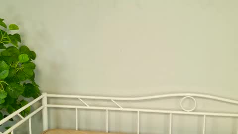Vanessa online show from 10-20-25, 01:44