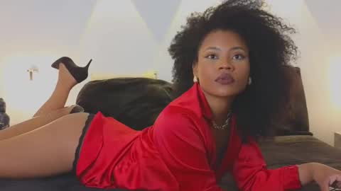 Snapshot of vanestrauss chatting on 01-31-25, 08:22 New account follow me online show from 01-31-25, 08:22