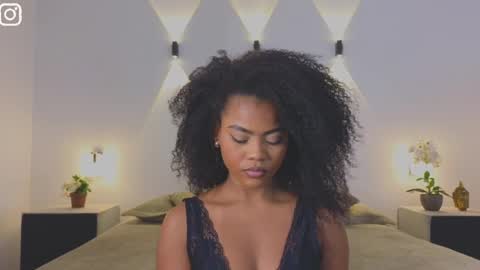 Snapshot of vanestrauss chatting on 09-11-25, 08:31 New account follow me online show from 09-11-25, 08:31