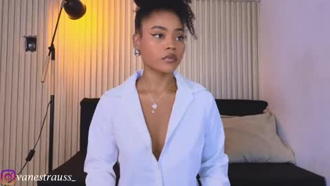 Snapshot of vanestrauss chatting on 05-25-26, 11:11 New account follow me online show from 05-25-26, 11:11