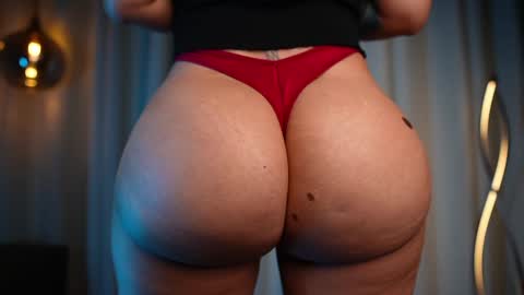 Vania  online show from 01-13-25, 01:02