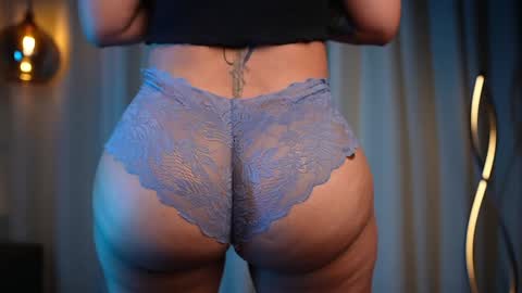 Vania  online show from 01-24-25, 04:37