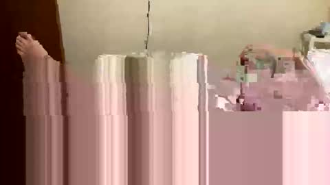 Snapshot of vanili_ chatting on 12-04-25, 11:52 vanili_ online show from 12-04-25, 11:52