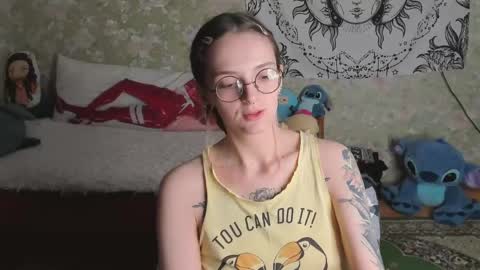 Snapshot of vanilla_arya chatting on 05-06-26, 02:11 Adelina online show from 05-06-26, 02:11
