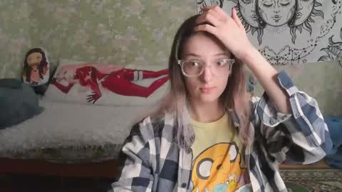 Snapshot of vanilla_arya chatting on 05-14-26, 09:49 Adelina online show from 05-14-26, 09:49