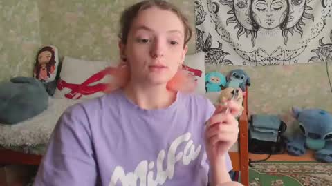 Snapshot of vanilla_arya chatting on 06-05-26, 10:10 Adelina online show from 06-05-26, 10:10