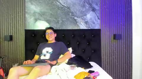 vanilla_hot_ online show from 03-03-25, 01:09