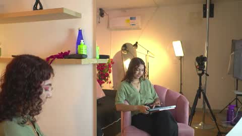 vanilla_hot_ online show from 11-14-25, 01:54