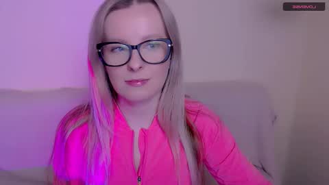 Mia online show from 01-17-26, 12:21