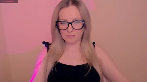 Mia online show from 03-24-26, 07:52