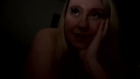 Snapshot of vanillapuddingpie chatting on 12-11-24, 06:04 vanillapuddingpie online show from 12-11-24, 06:04