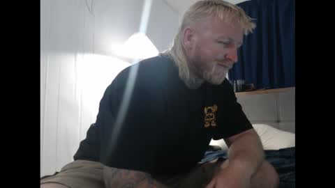 Snapshot of vanillarickjames chatting on 12-17-25, 11:11 Vanillaking95 online show from 12-17-25, 11:11