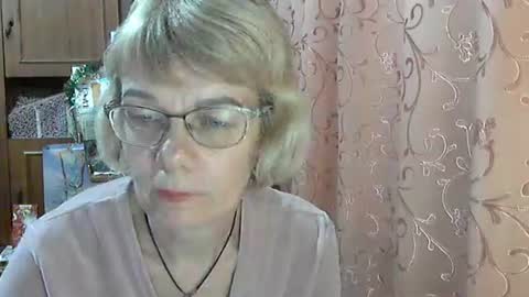 Vanillaxcreamy online show from 12-17-24, 01:16