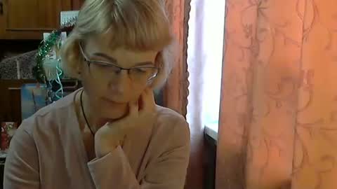 Vanillaxcreamy online show from 12-20-24, 10:05