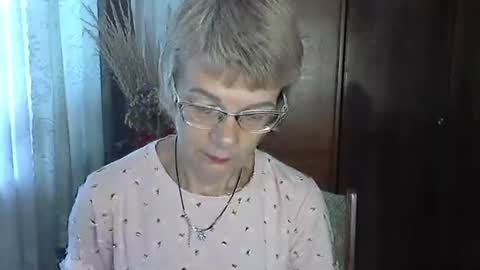 Vanillaxcreamy online show from 10-13-25, 07:52
