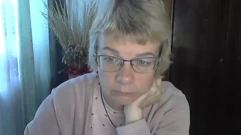 Vanillaxcreamy online show from 10-18-25, 08:59