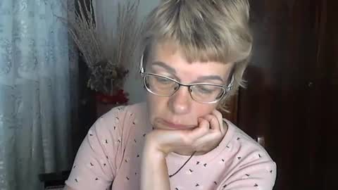 Vanillaxcreamy online show from 10-19-25, 01:45