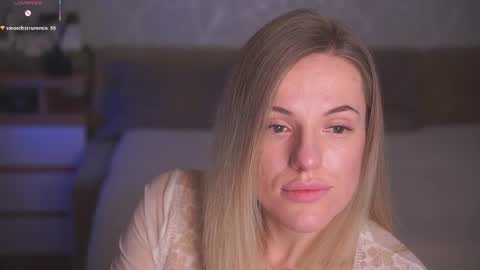 Sophie online show from 04-26-26, 08:17