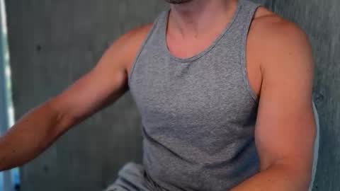 Snapshot of vanjoeofficial chatting on 12-03-25, 10:19 vanjoeofficial online show from 12-03-25, 10:19