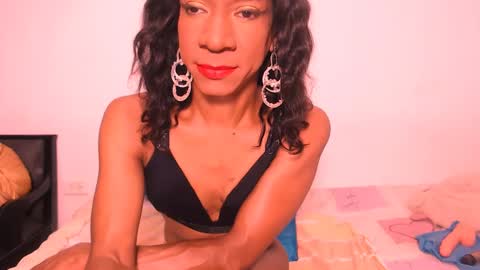Snapshot of vannesascott chatting on 12-13-24, 01:37 VANNESA online show from 12-13-24, 01:37