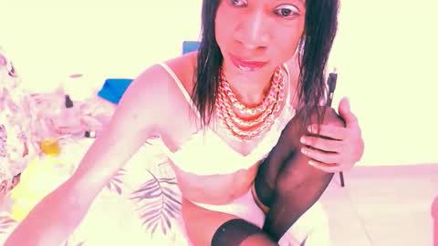 Snapshot of vannesascott chatting on 05-10-26, 04:56 VANNESA online show from 05-10-26, 04:56