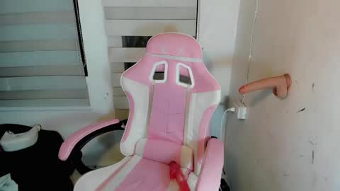 Snapshot of vannesasexyslutt chatting on 11-26-25, 05:19 VANNESA online show from 11-26-25, 05:19