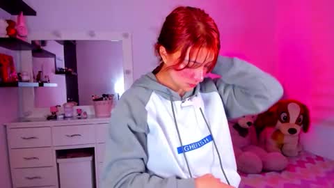 Snapshot of vannessa_shy chatting on 05-23-26, 10:36 Vanesa online show from 05-23-26, 10:36