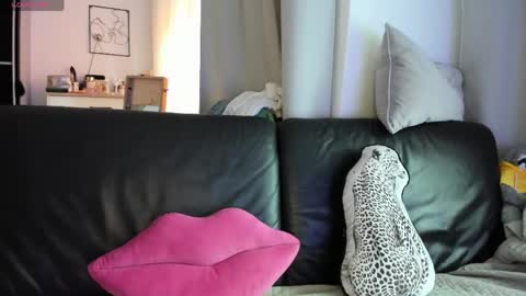 Snapshot of vannessarain chatting on 04-14-26, 04:46 Vannessa online show from 04-14-26, 04:46