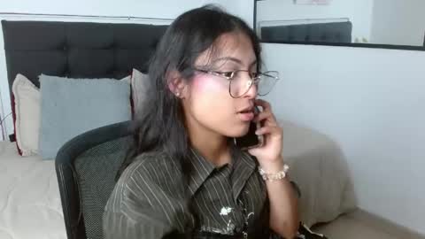 Snapshot of vannesweet_ chatting on 05-03-26, 08:04 vane online show from 05-03-26, 08:04