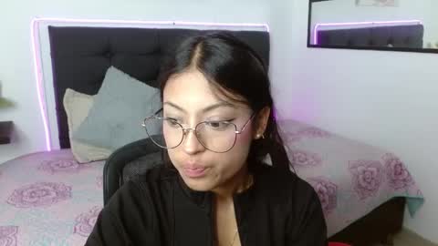 Snapshot of vannesweet_ chatting on 05-16-26, 08:07 vane online show from 05-16-26, 08:07
