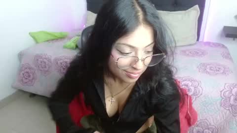 Snapshot of vannesweet_ chatting on 06-04-26, 08:26 vane online show from 06-04-26, 08:26