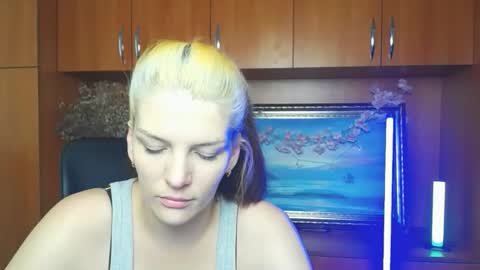 Vanessa online show from 04-08-26, 07:08