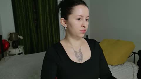 vaolietkat online show from 04-03-26, 05:49