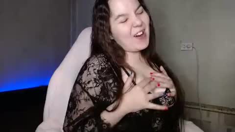 Snapshot of var_kiss chatting on 05-15-26, 07:37 Var Kiss online show from 05-15-26, 07:37