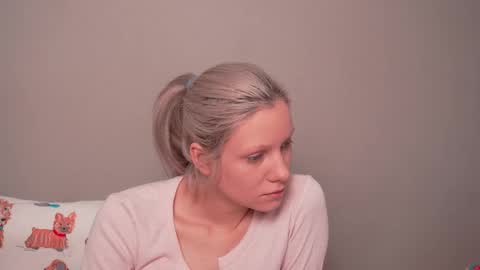 Snapshot of vasya_sylvia chatting on 12-22-25, 09:17 Vasya Sylvia online show from 12-22-25, 09:17