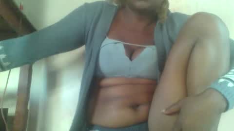 Snapshot of vayanah317 chatting on 05-25-26, 05:13 vayanah317 online show from 05-25-26, 05:13